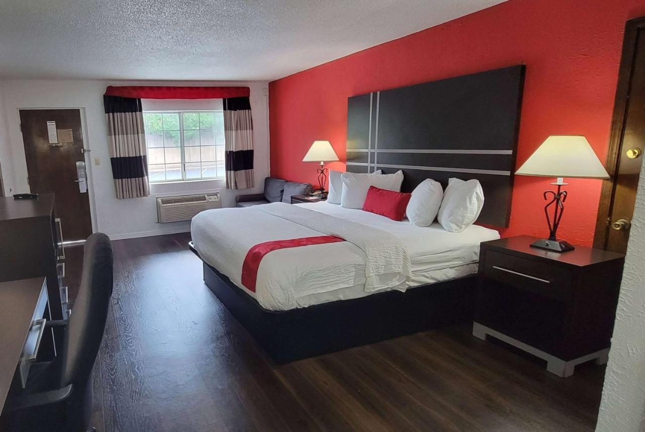 Ramada By Wyndham Mountain Home Extérieur photo