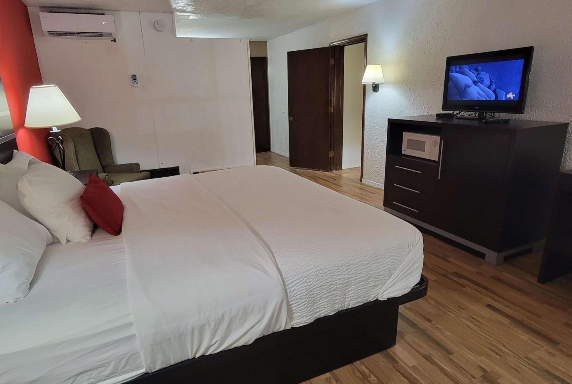 Ramada By Wyndham Mountain Home Extérieur photo