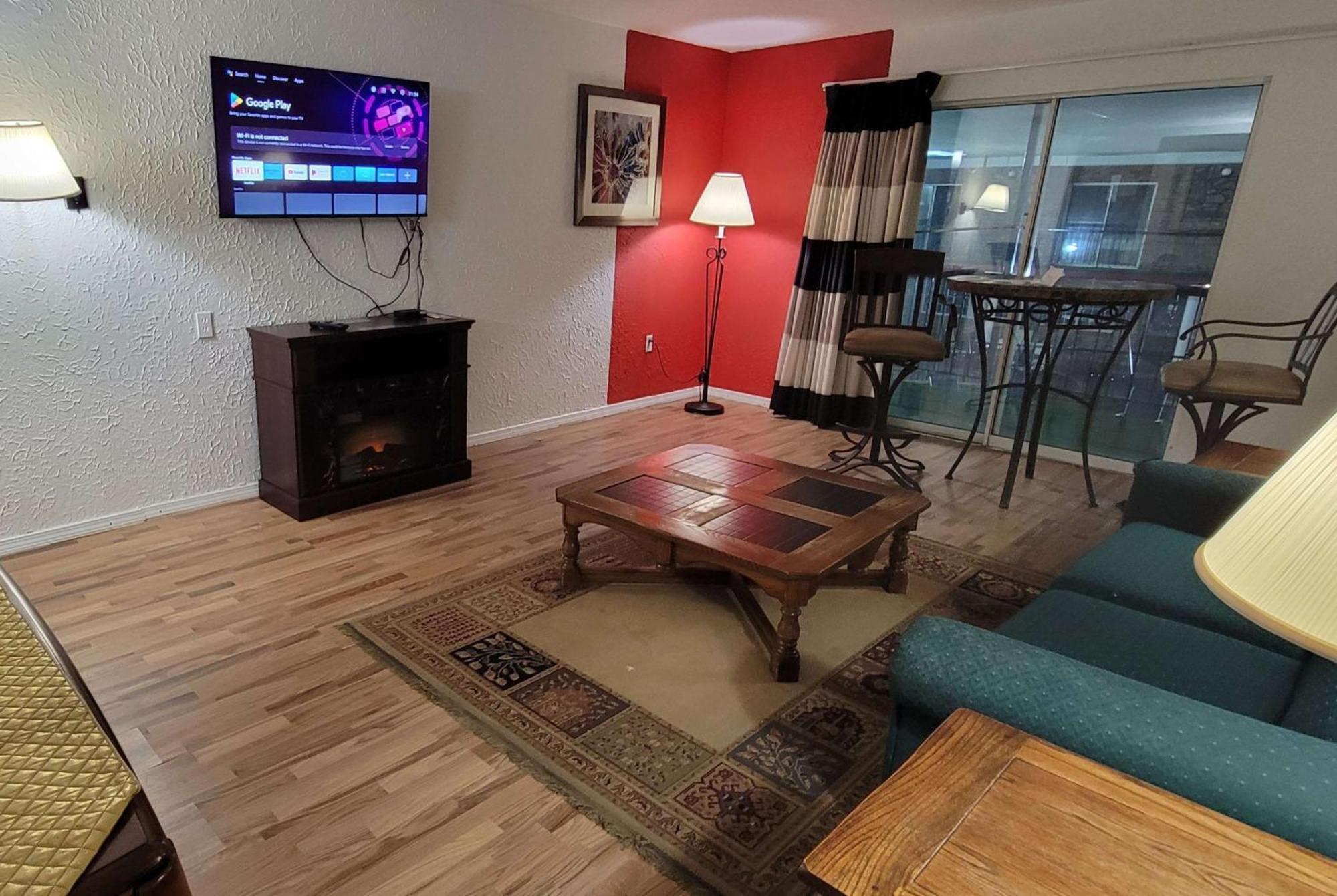 Ramada By Wyndham Mountain Home Extérieur photo